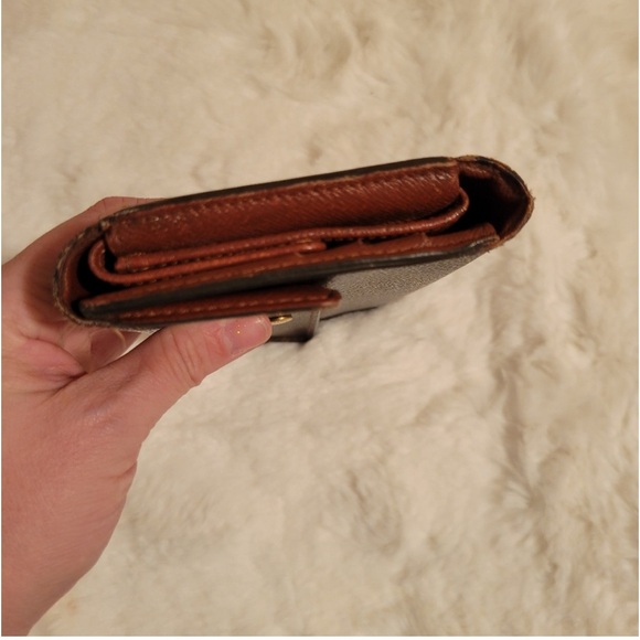 2000 authentic Louis Vuitton International wallet - Picture 5 of 17